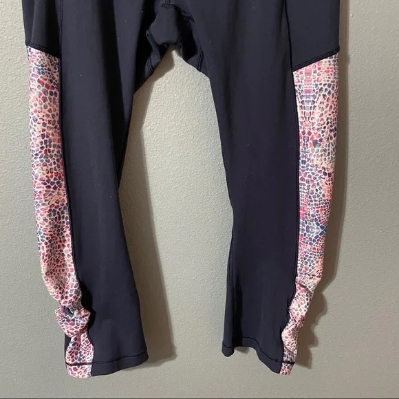 Calia Navy Rainbow Snake Print Cropped Leggings - Picture 2 of 7